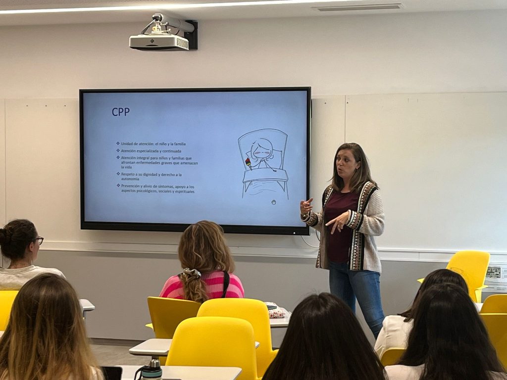 Masterclass sobre atención psicológica en cuidados paliativos pediátricos en la Universidad Villanueva