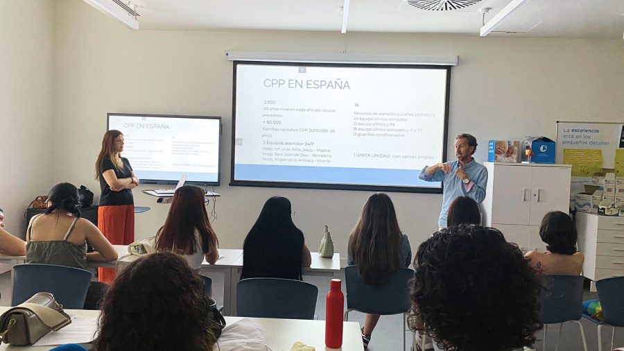 Sanitas Campus FP incorpora talleres de cuidados paliativos pediátricos a su Grado de Auxiliar de Enfermería